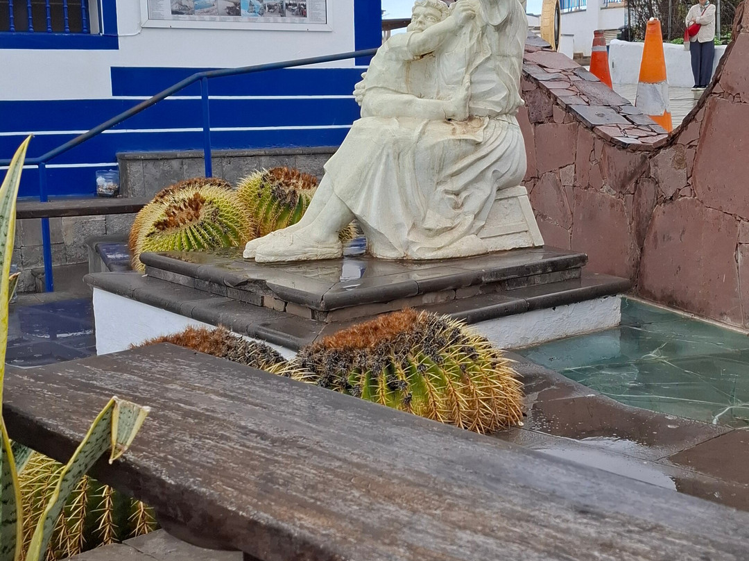 In Tribute to the Sailor-Puerto de las Nieves必去景点