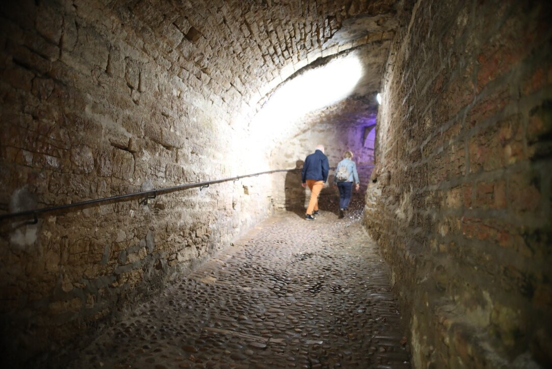 La Fontaine aux Lépreux-多勒必去景点