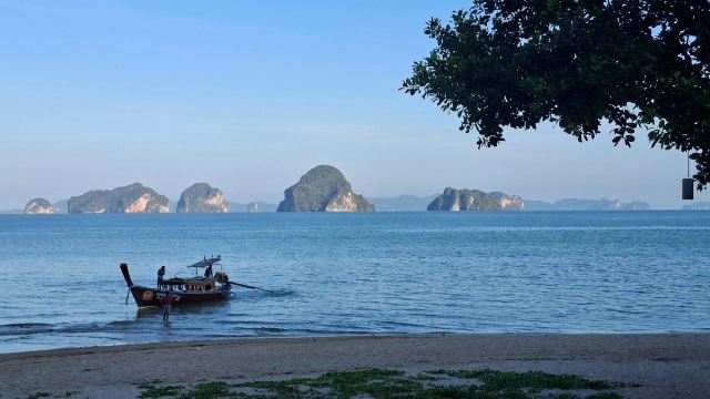 突卡克日落海滩度假村-旅行者