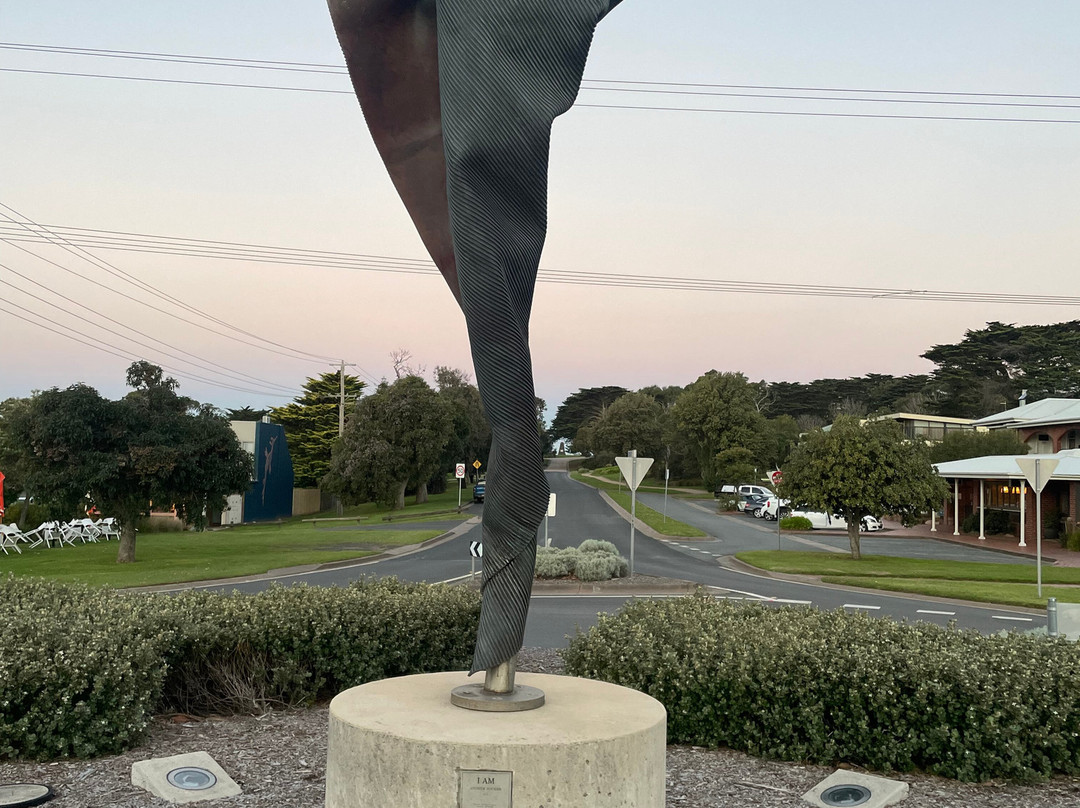 'I am' Sculpture-弗林德斯必去景点