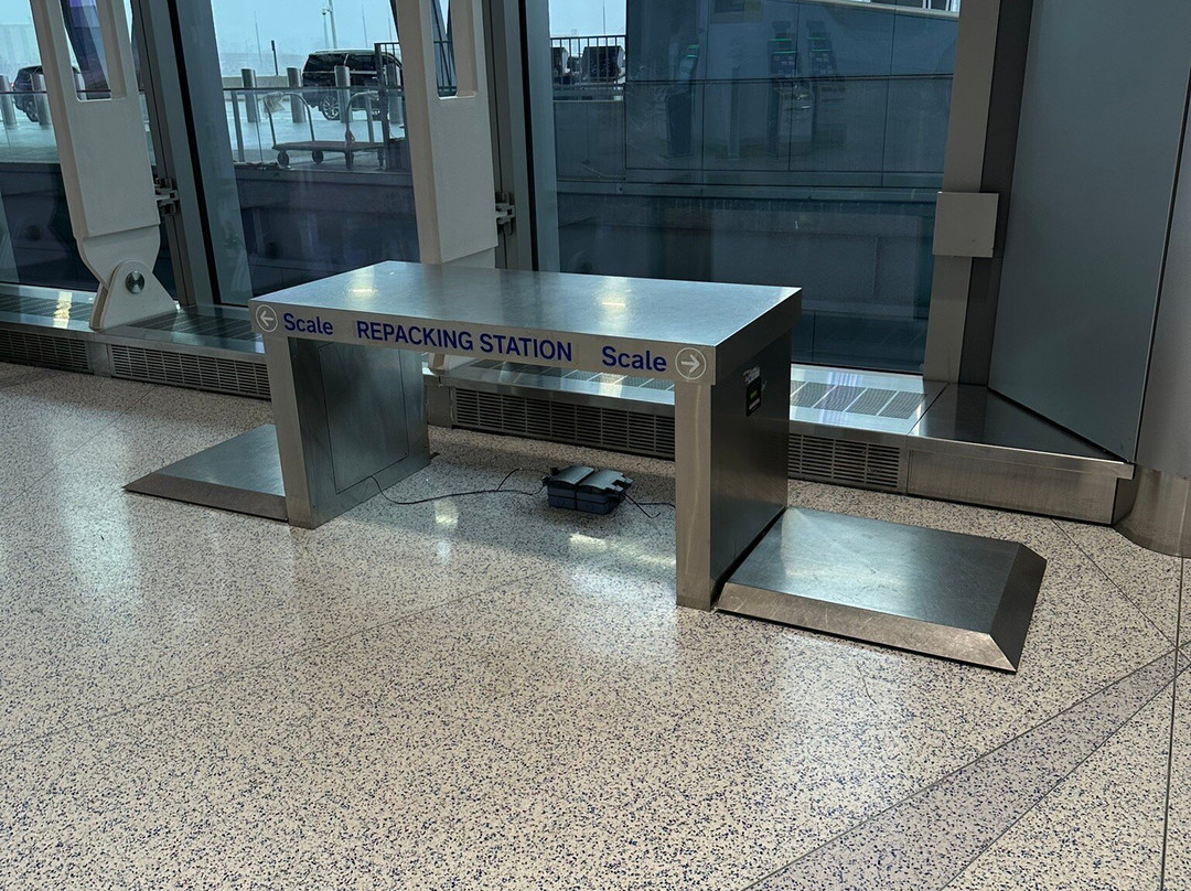 Newark Liberty International Airport - EWR-纽瓦克必去景点