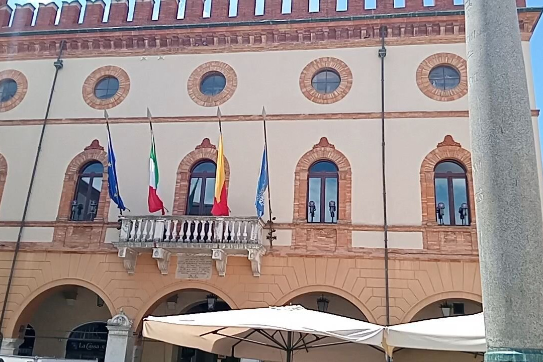 Piazza del Popolo-拉韦纳必去景点