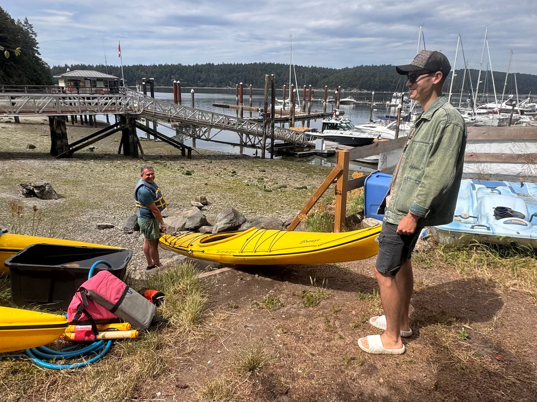 Dog Mermaid Eco Excursions, Kayak Rentals & Retreats-Pender Island必去景点