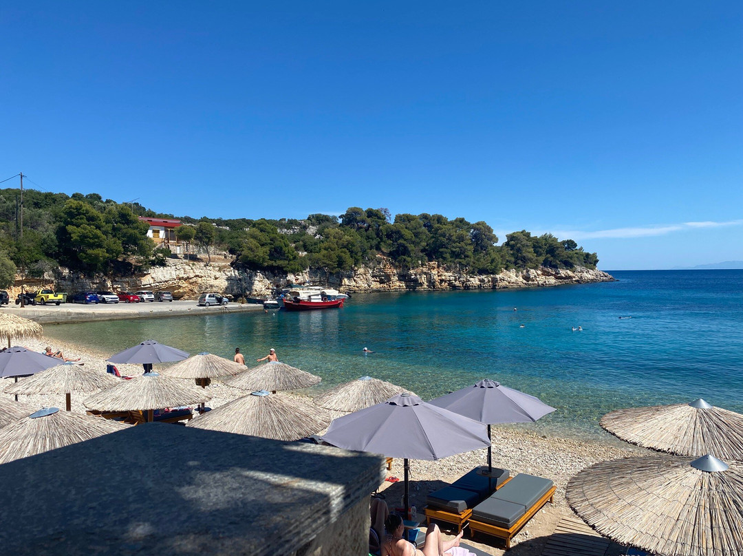 Roussoum Gialos Beach-Patitiri必去景点
