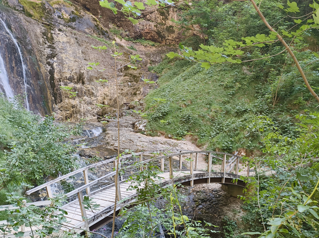 Cascata di Tret-Tret必去景点