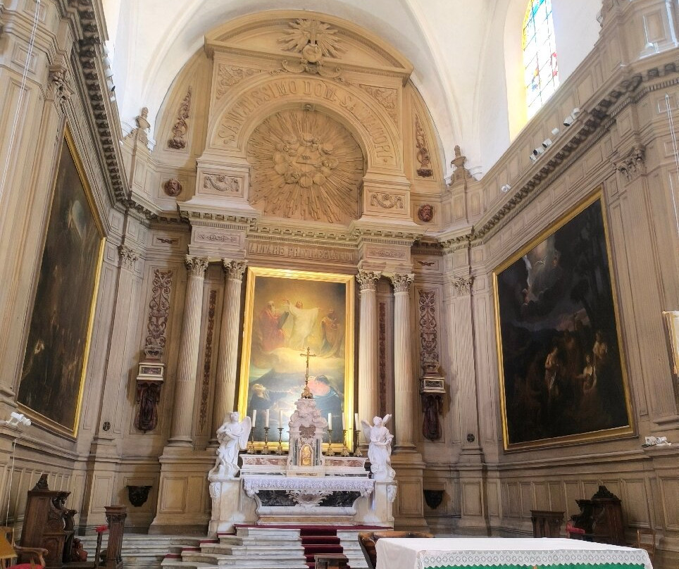 Eglise St-Sauveur-拉罗谢尔必去景点