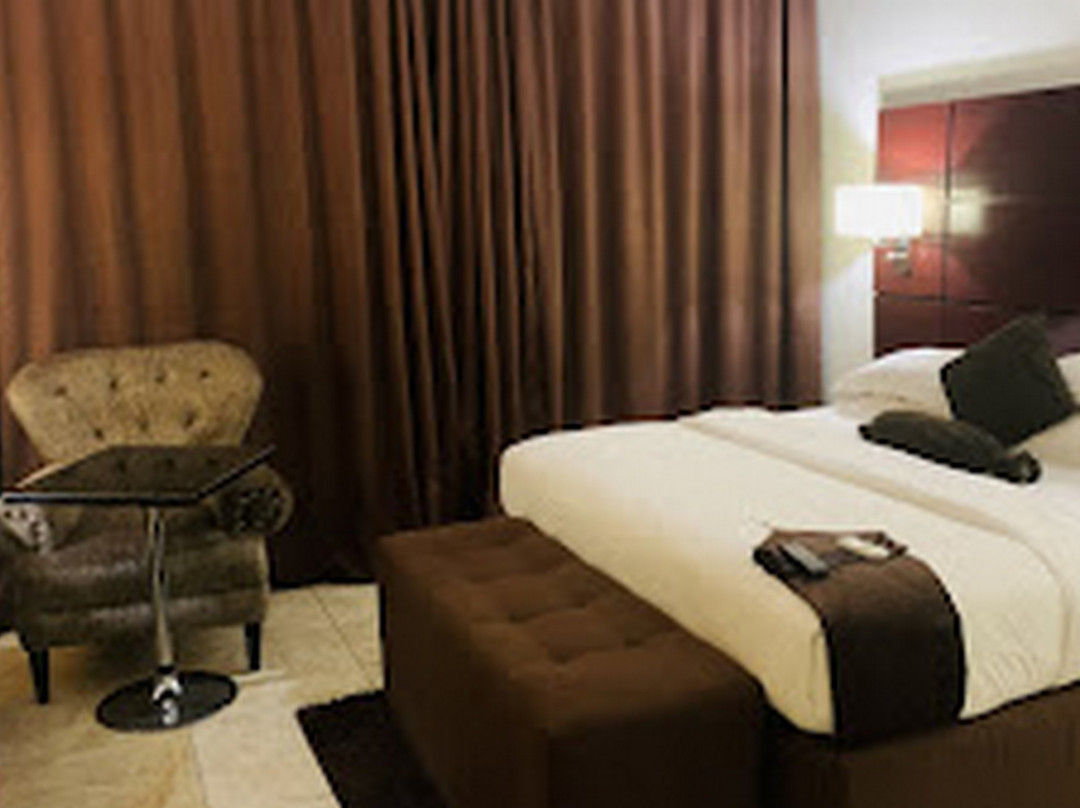 Geneva Hotel and Suites主图