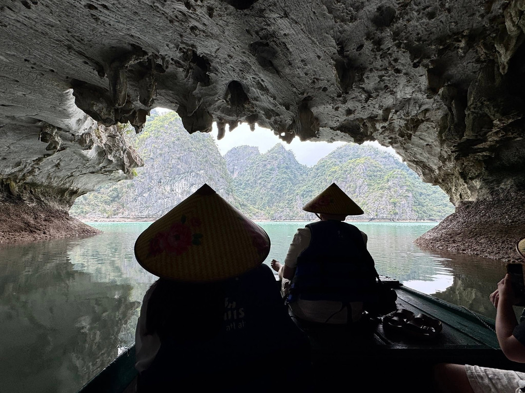Thien Long Cave
