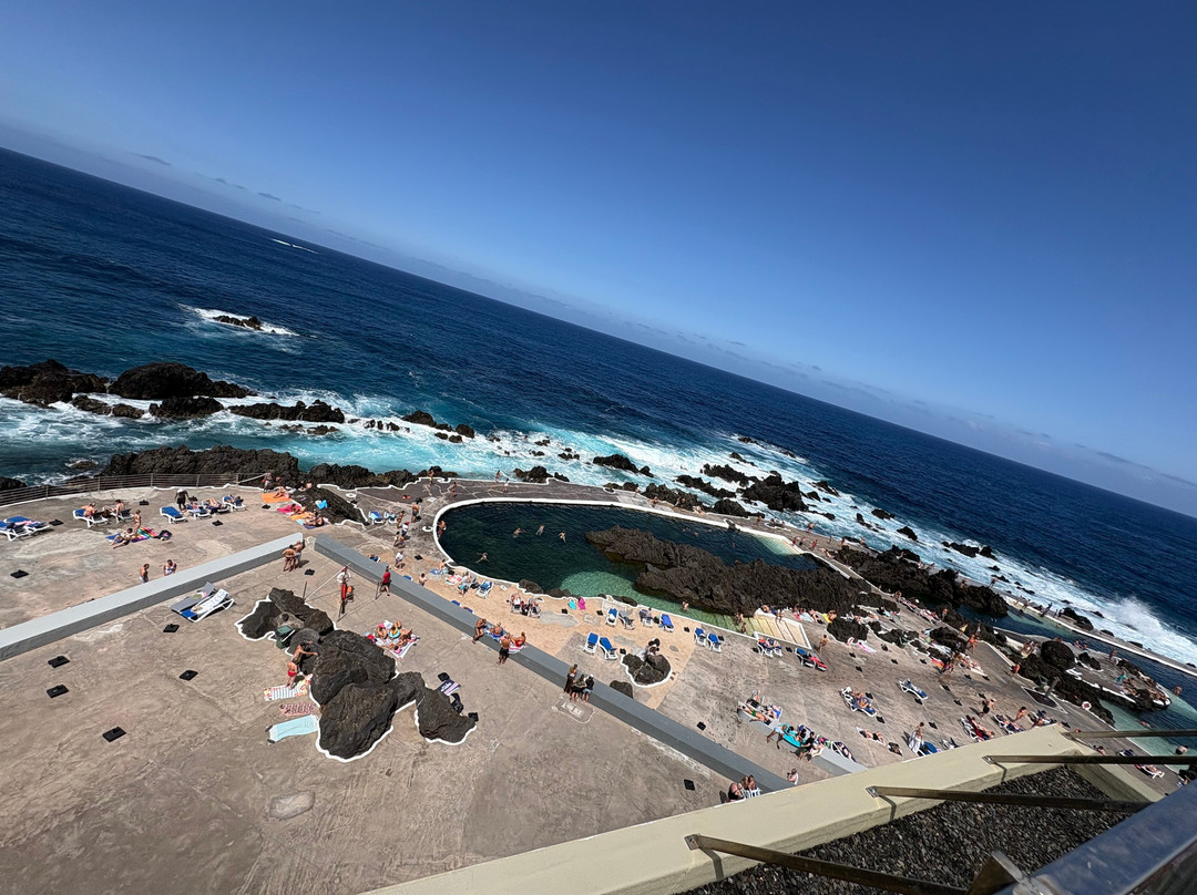 Porto Moniz Natural Swimming Pools-莫尼什港必去景点