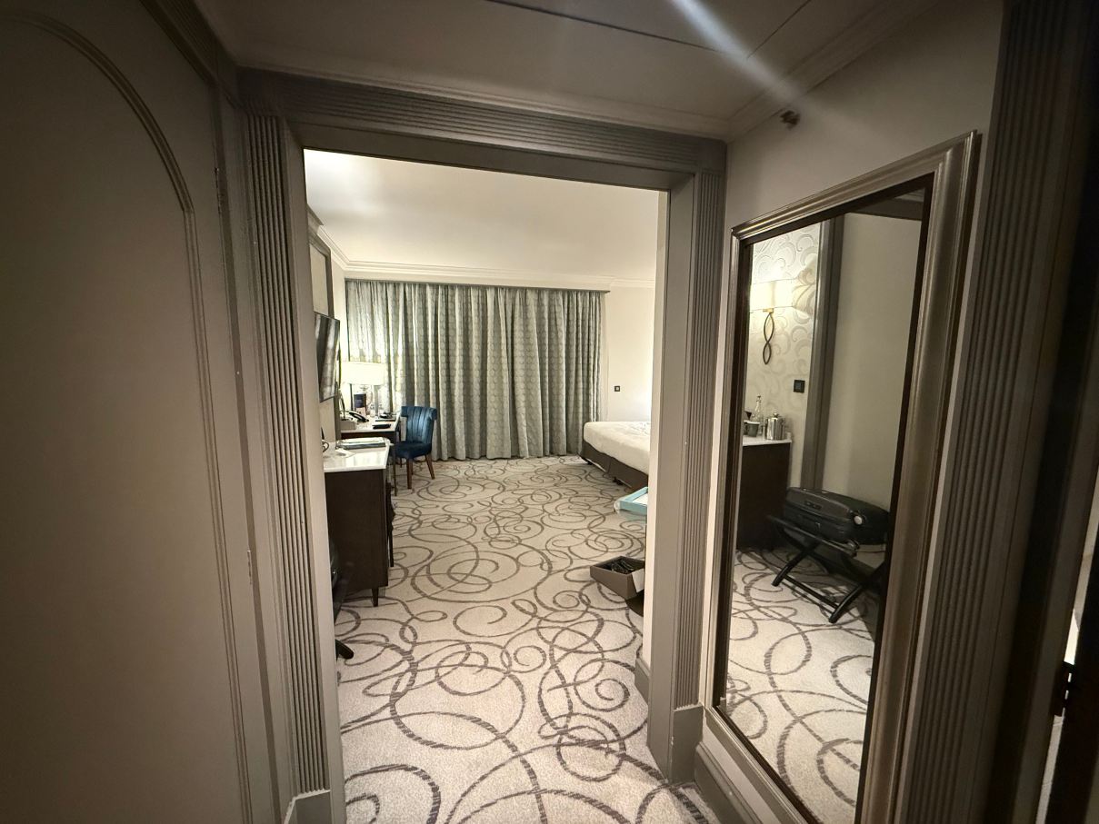 拉布尔多奈海滨酒店-旅行者