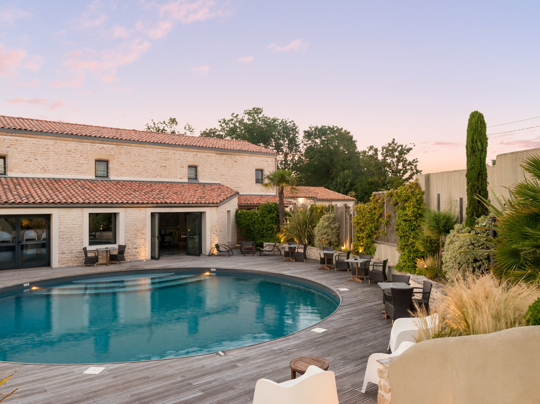 Hotel The Originals Niort La Grange主图