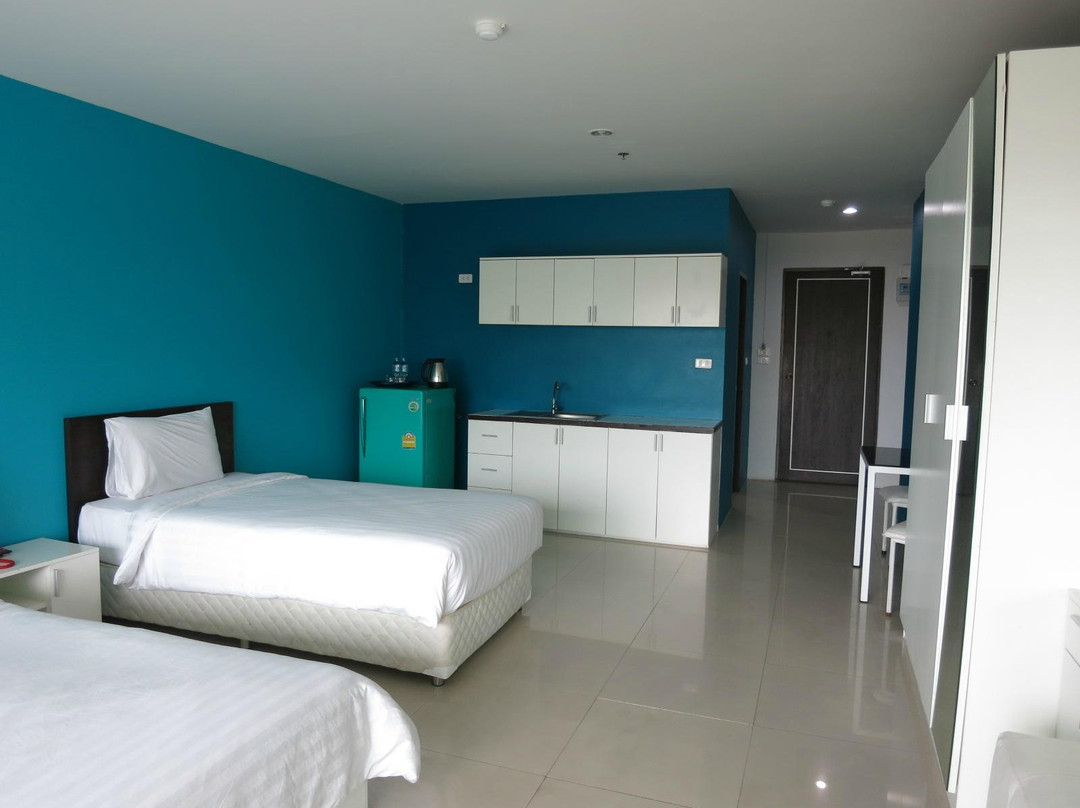 R-Con Wong Amat Suite