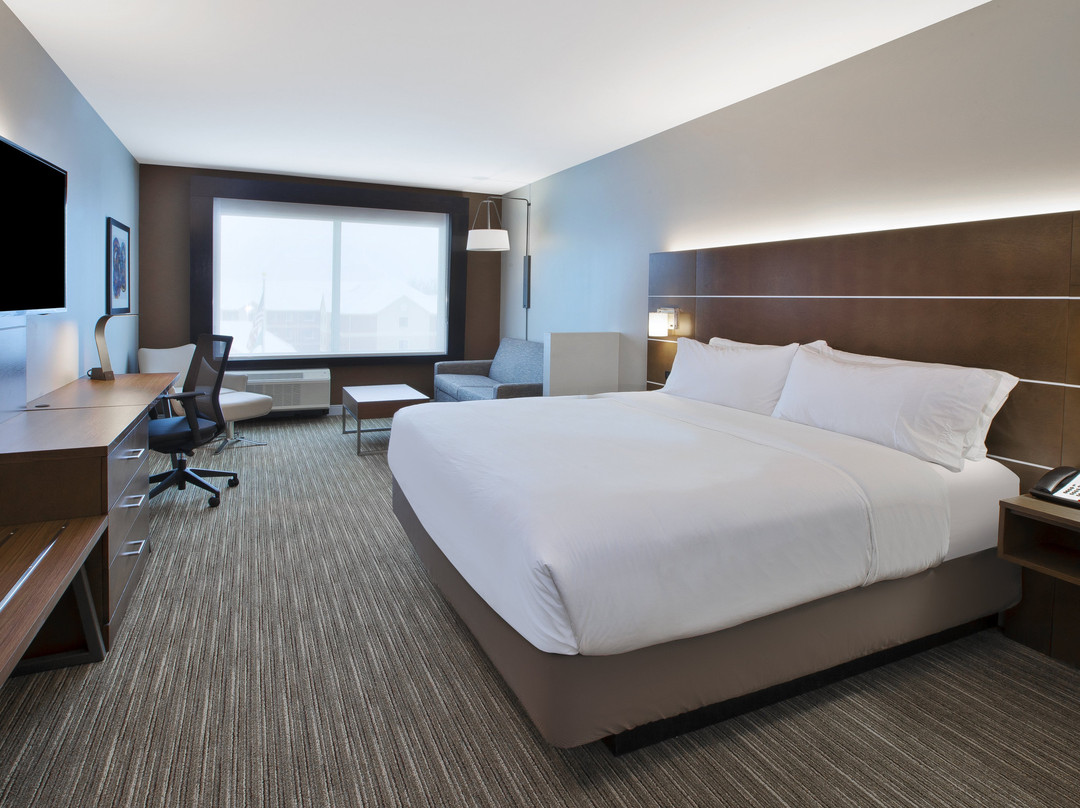 Holiday Inn Express & Suites Okemos - University Area by IHG主图