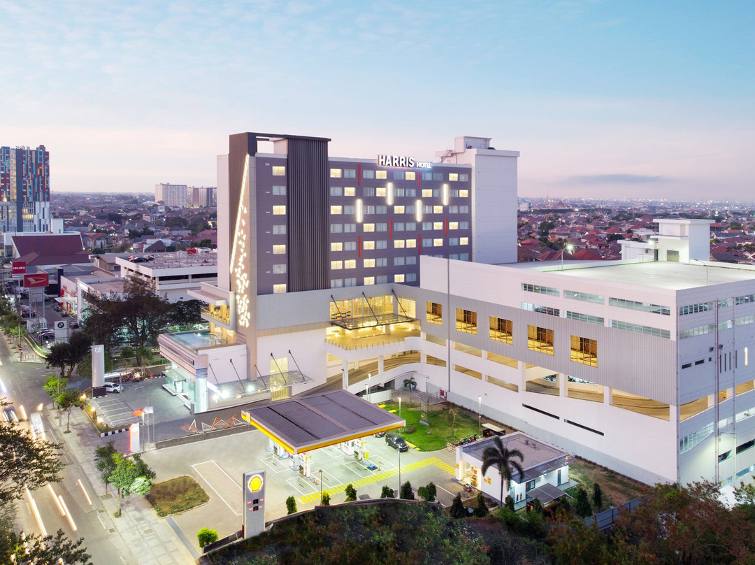 HARRIS Hotel & Conventions Bundaran Satelit Surabaya