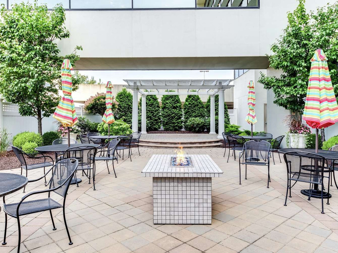 宾厄姆顿希尔顿逸林酒店主图