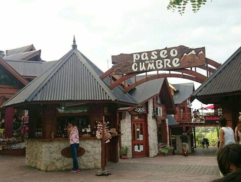 Paseo de la Cumbre-Sierra de los Padres必去景点
