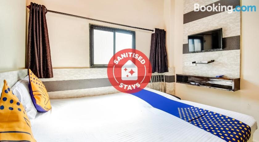 SPOT ON 61105 Hotel Rajhans