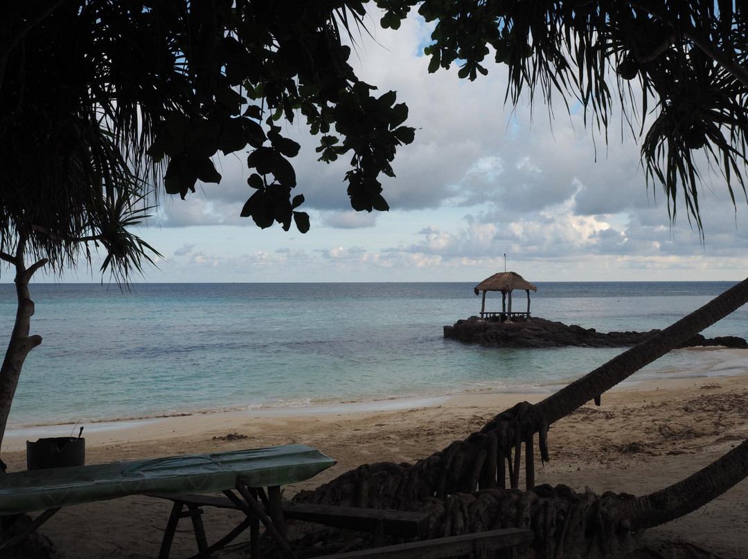 Batu Topeng Beach景点图片