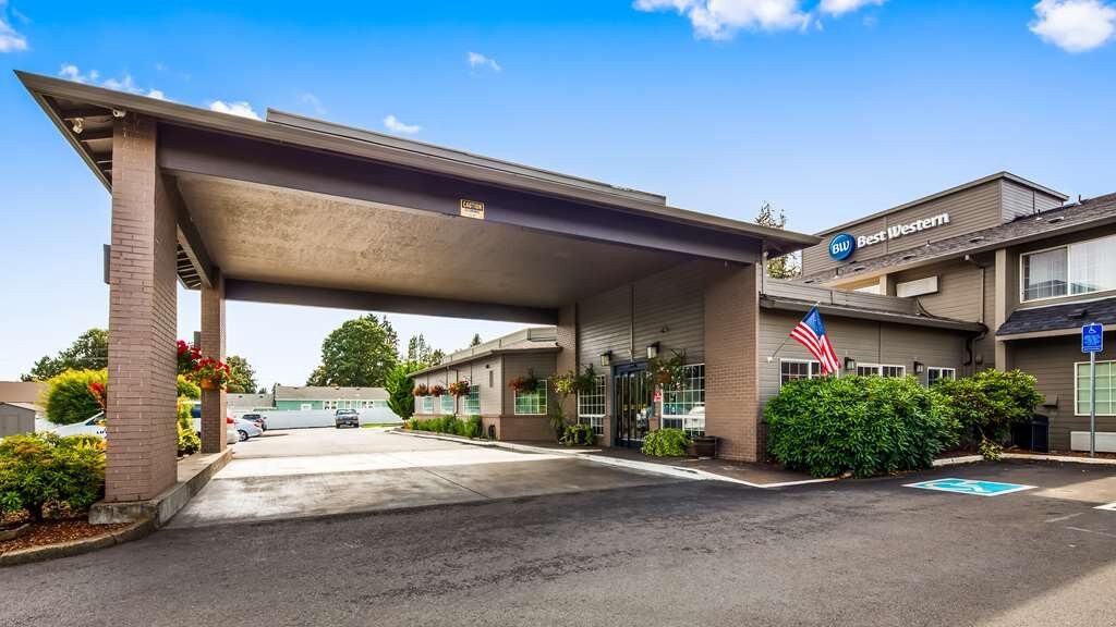 Best Western Oak Meadows Inn主图