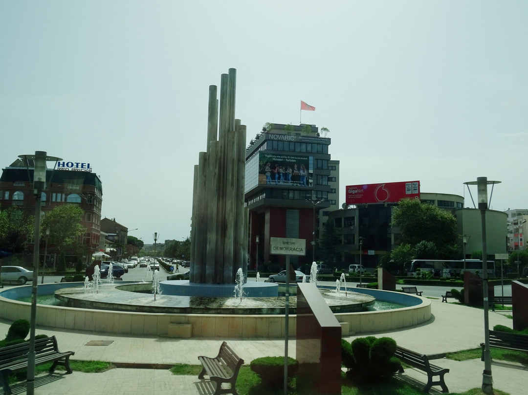 Democracy Square (sheshi Demokracia)景点图片