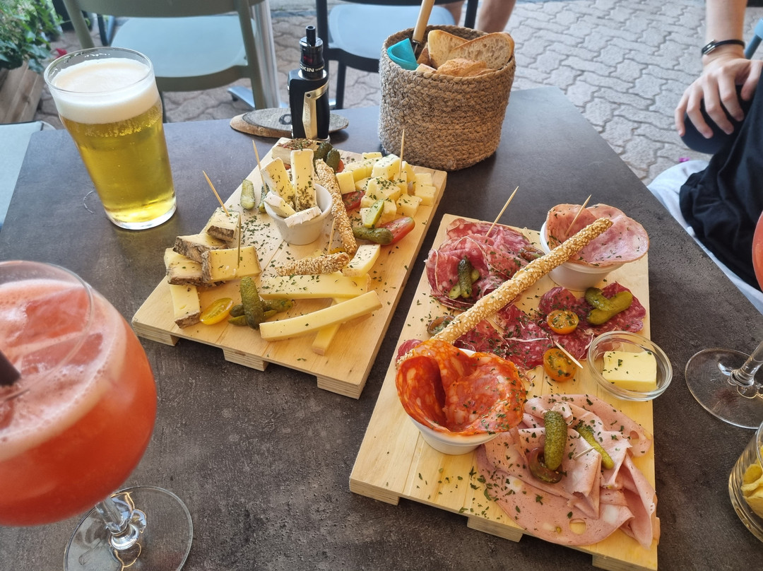 Nestuby Cave & Bar À Hyères