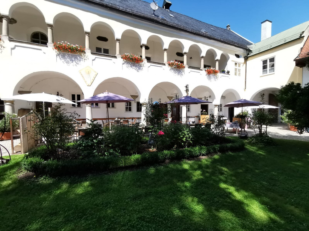 Schloss Hart - deine Tapasbar!