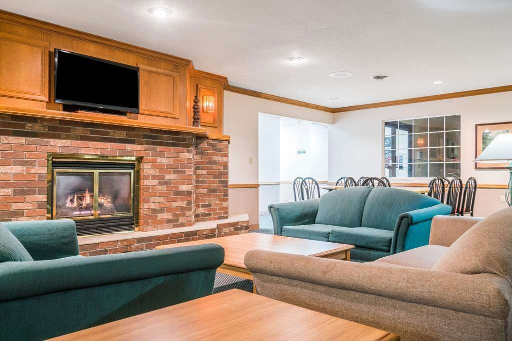 Super 8 by Wyndham Sheldon主图