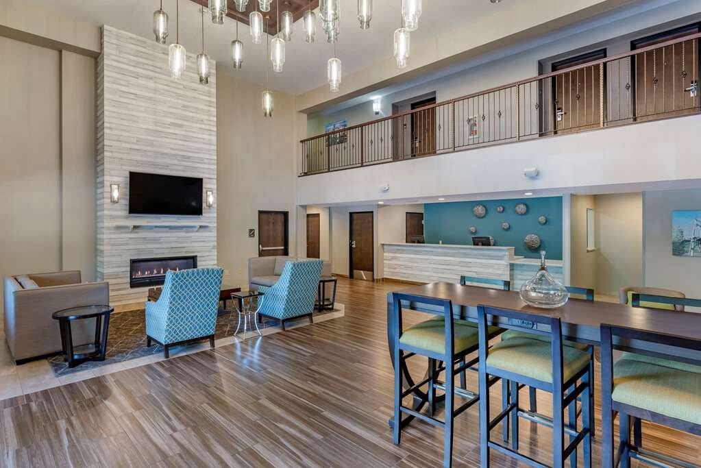 Comfort Inn & Suites Tualatin - Lake Oswego South主图