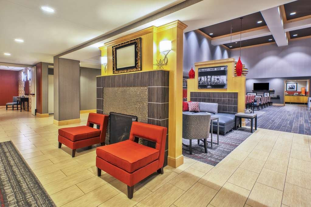 Hampton Inn & Suites Madison-West主图
