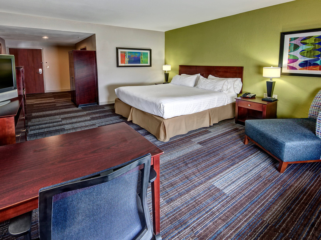 Holiday Inn Express & Suites Cookeville by IHG主图