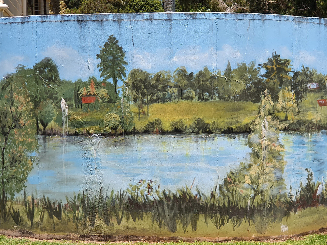 Mapleton Lily Ponds Water Tank Art景点图片