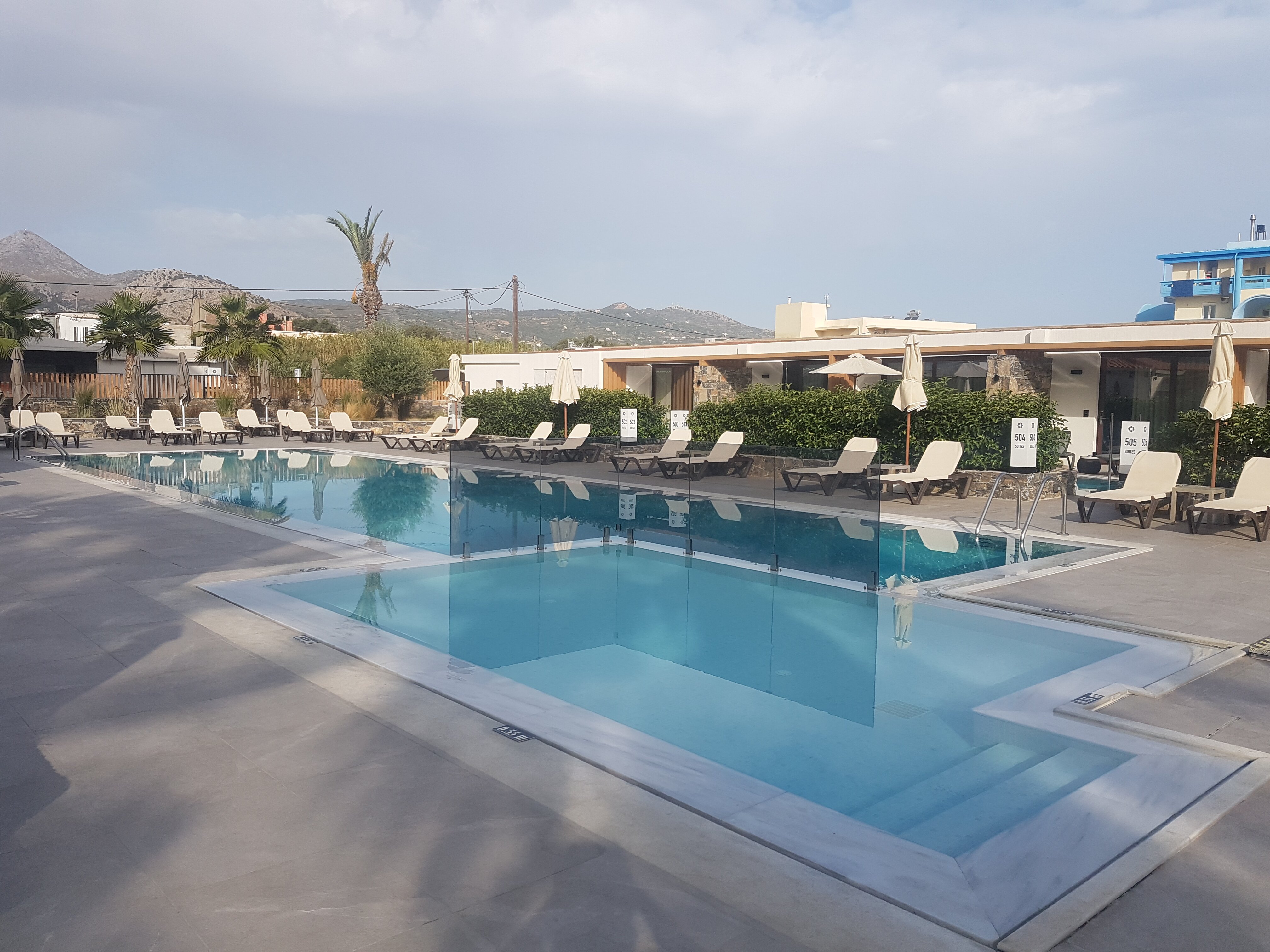 Petousis Hotel & Suites-泳池