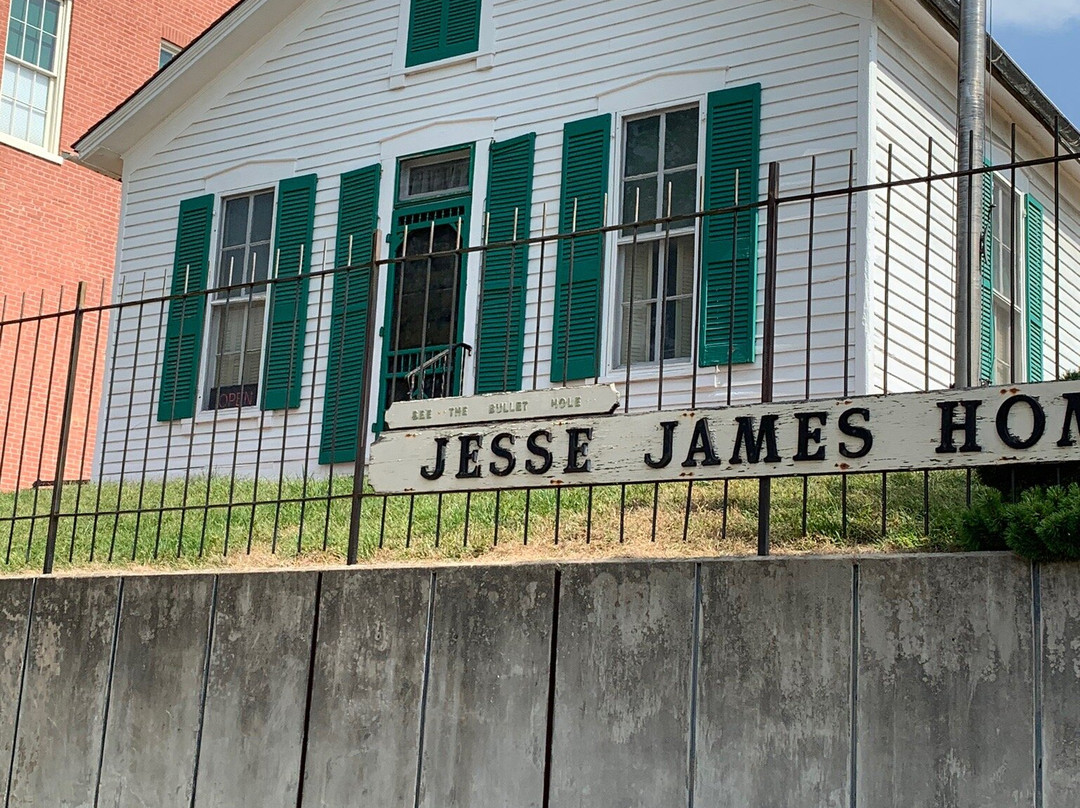 Jesse James Home Museum景点图片