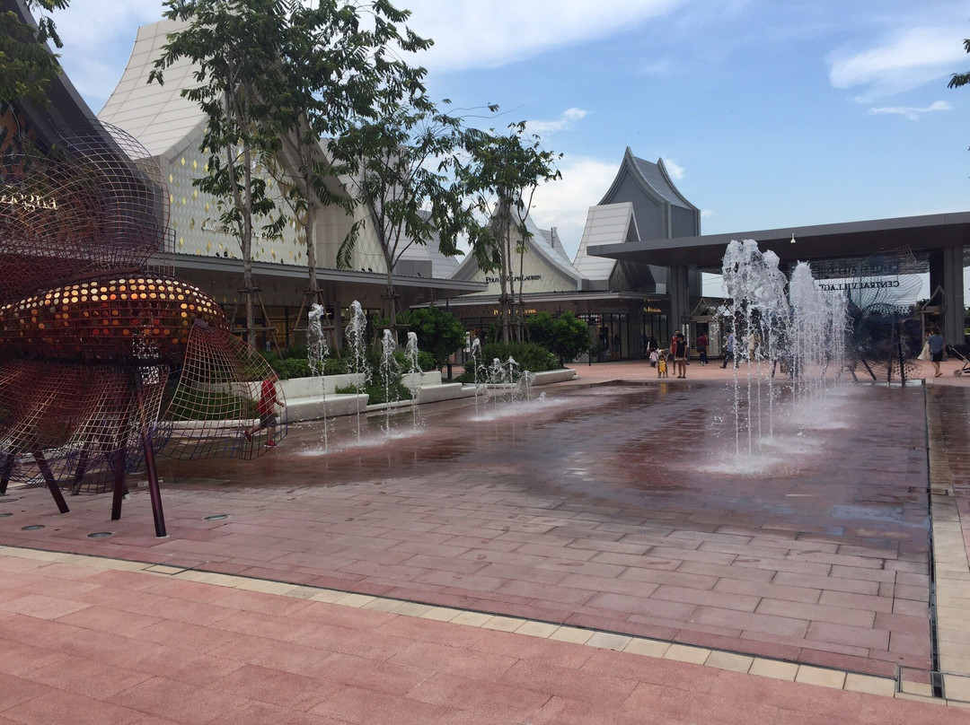 Central Village景点图片