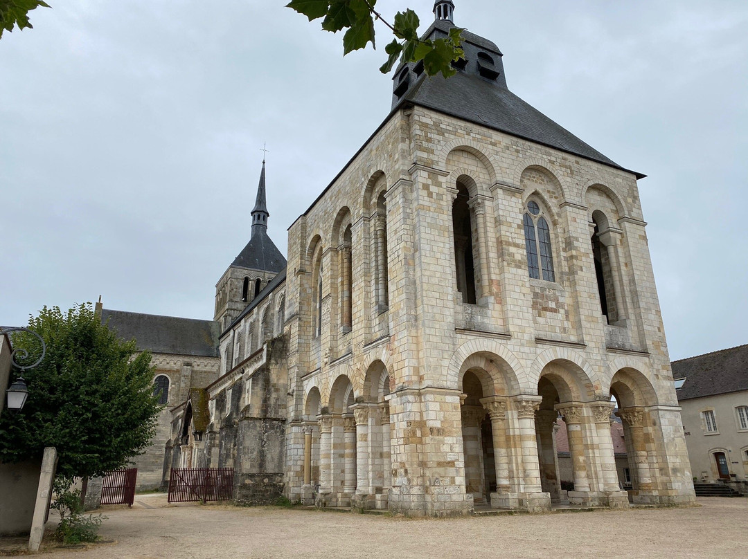 Abbaye de Fleury-Saint-Benoit-sur-Loire必去景点