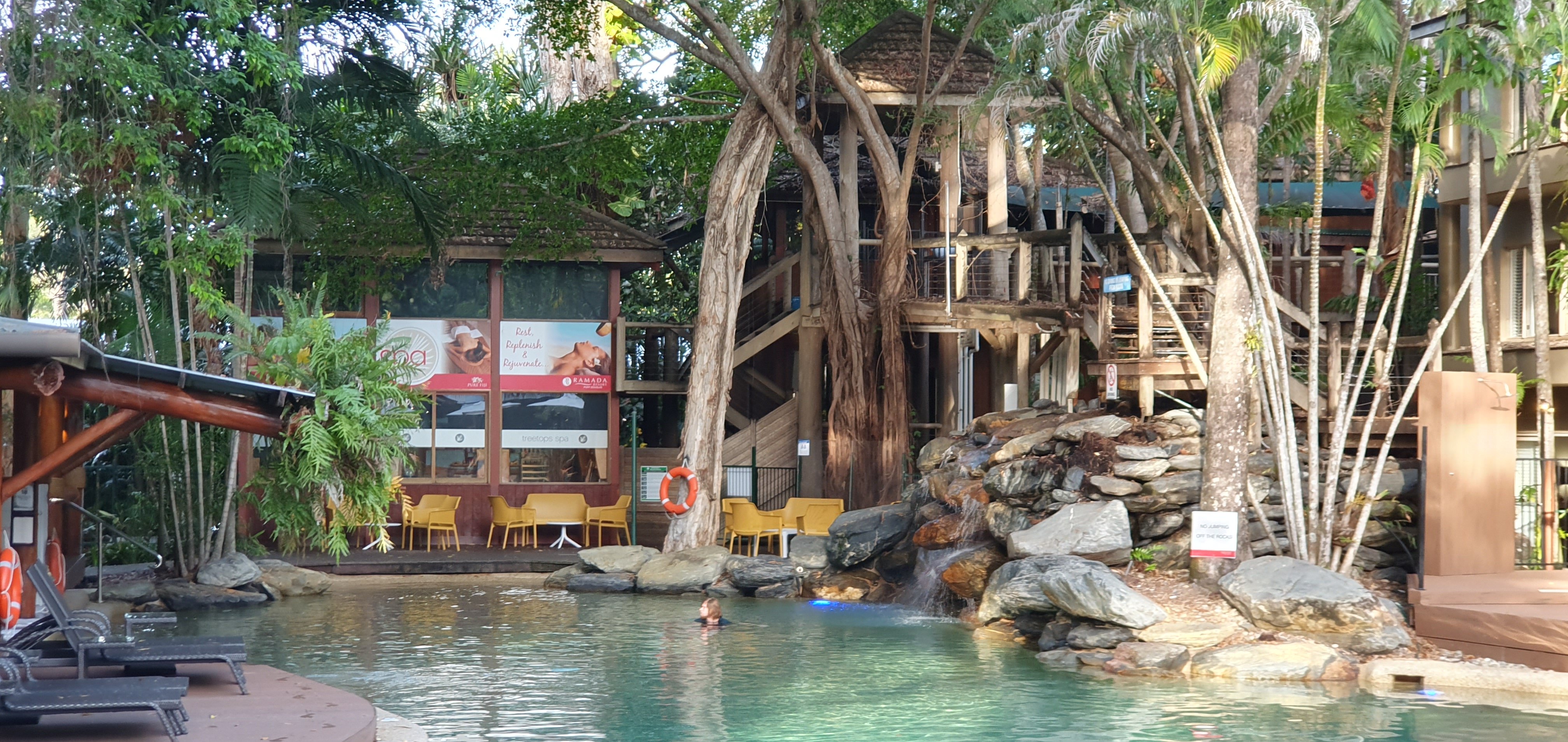 道格拉斯港华美达度假酒店-泳池