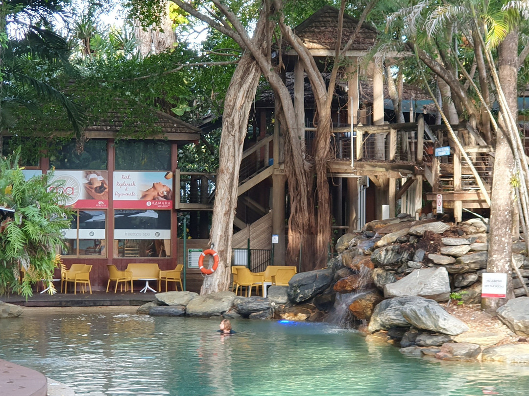 道格拉斯港华美达度假酒店主图