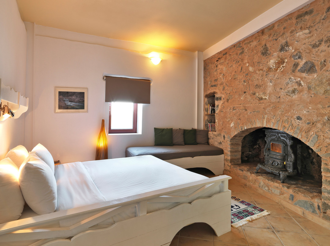 Cressa Ghitonia Village主图