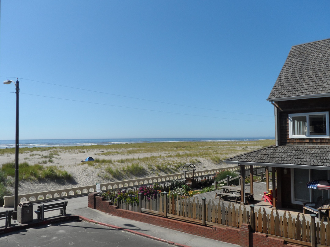 Ebb Tide Oceanfront Inn主图