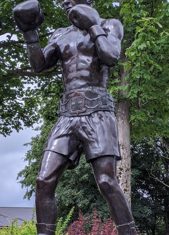 Jim Murray Memorial-Newmains必去景点