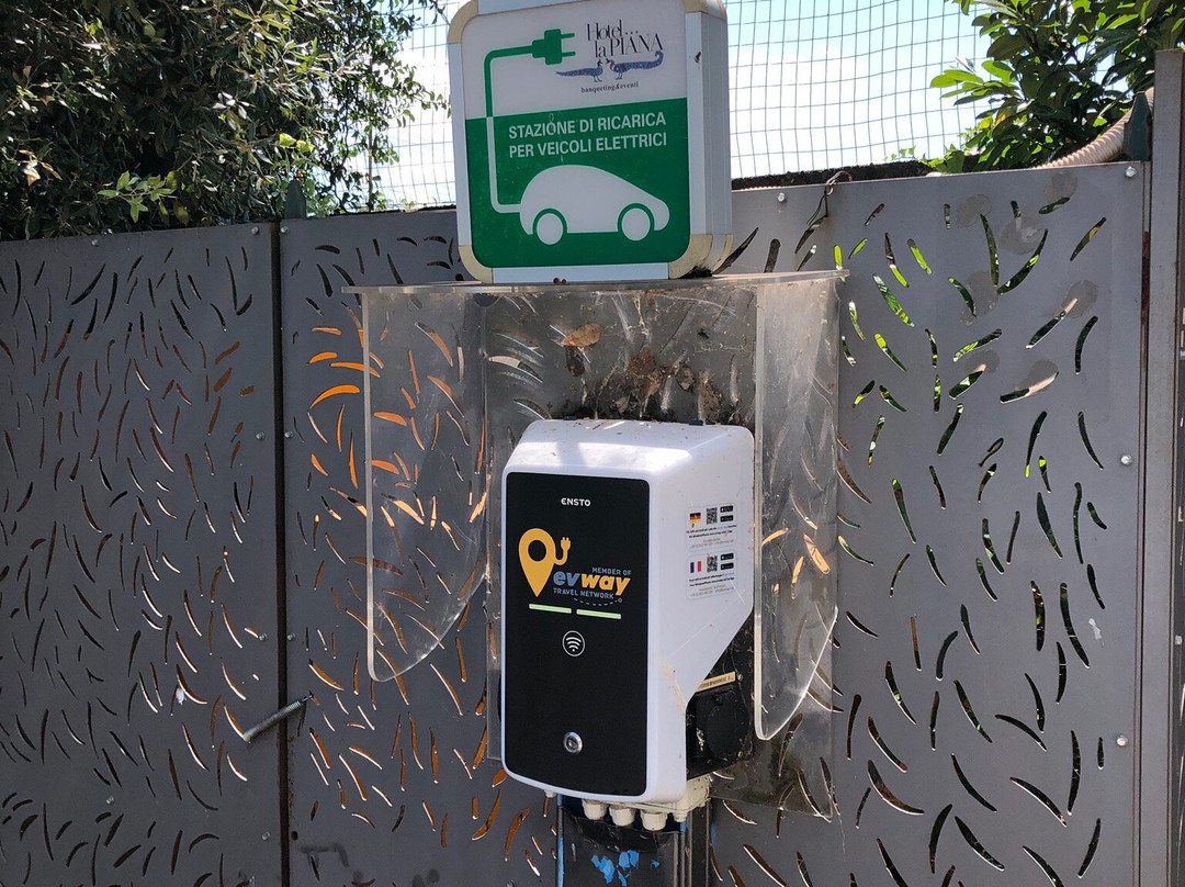 拉皮亚娜酒店主图