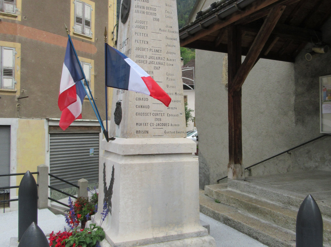 Monument communal景点图片
