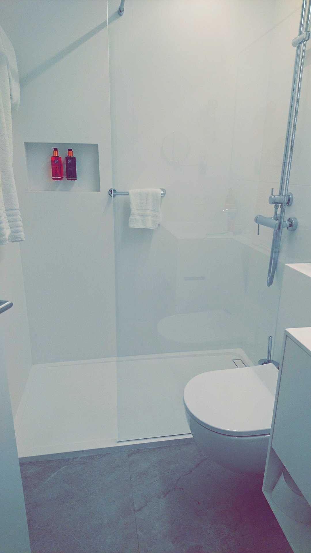 Astoria Hotel Ghent-浴室