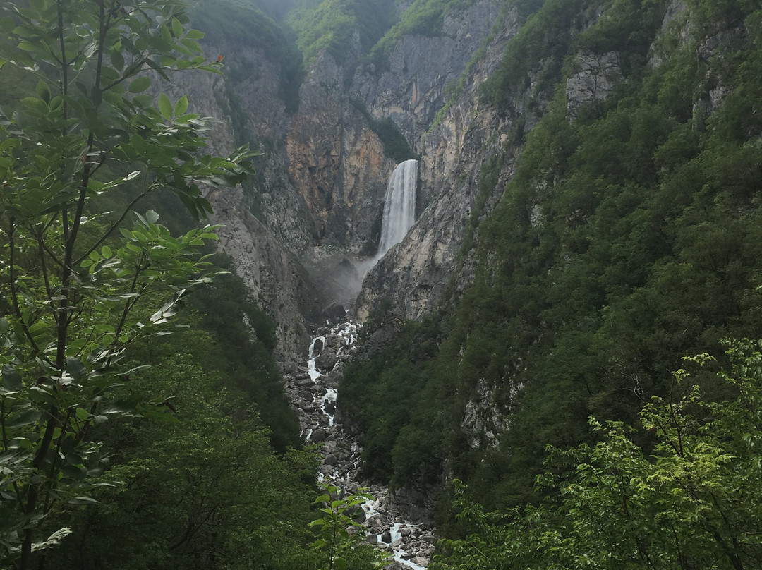 Boka Waterfall景点图片