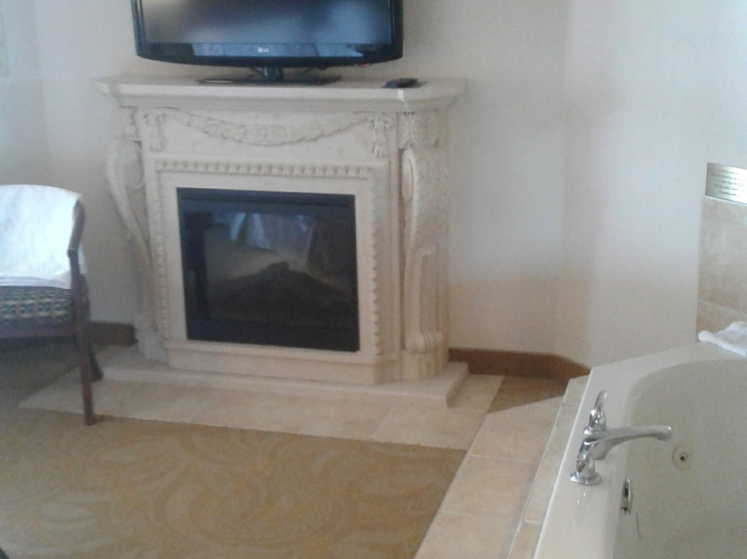 蒙地卡罗及套房市中心马克姆酒店主图