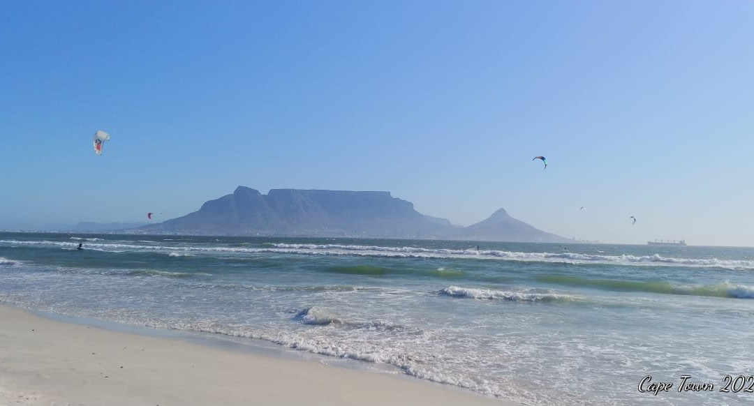 Dolphin Beach-Table View必去景点