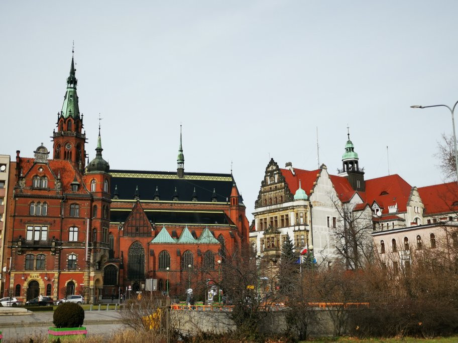 Katedra Legnicka Swietych Apostołow Piotra i Pawła-Legnica必去景点