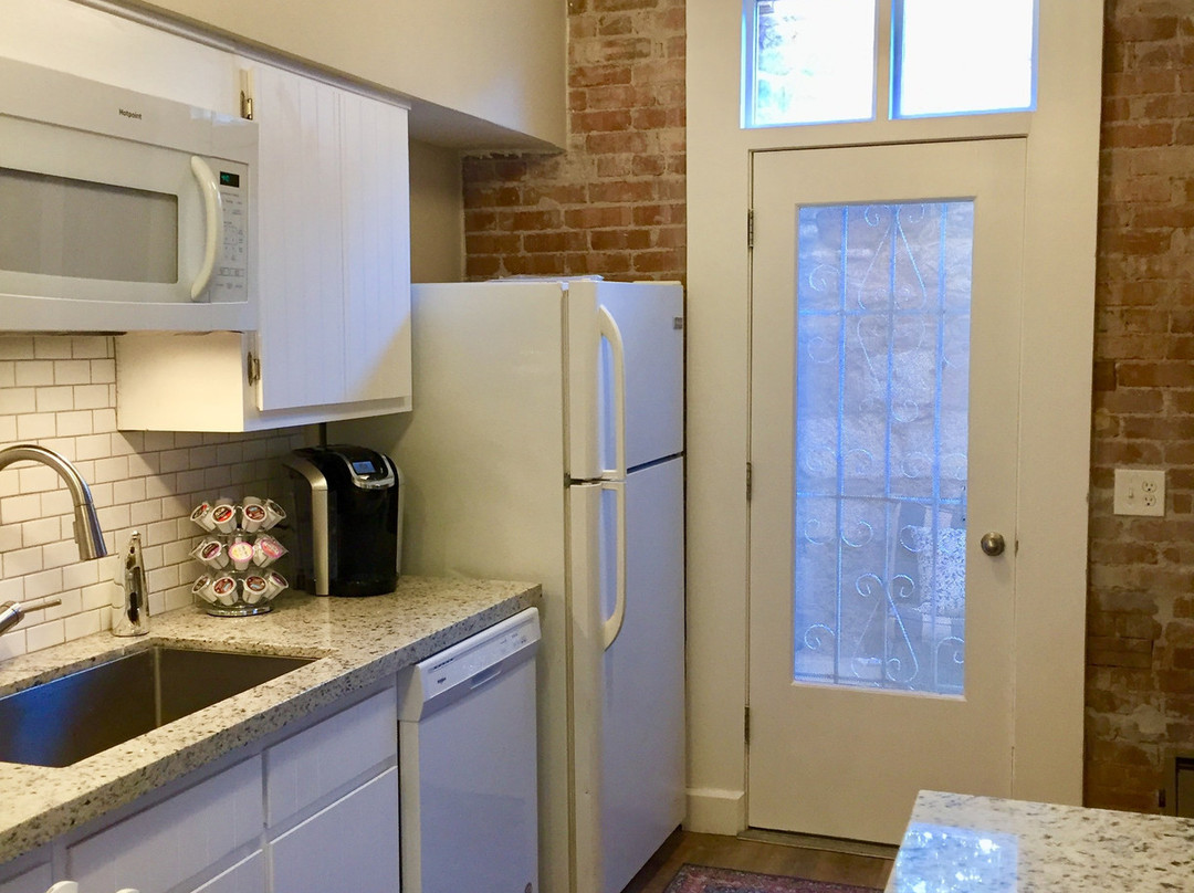 Bisbee Brownstone Suites主图