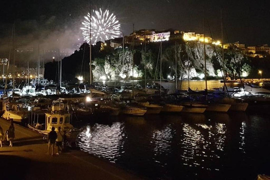 Amalfi Love Boat Charter-萨勒诺必去景点