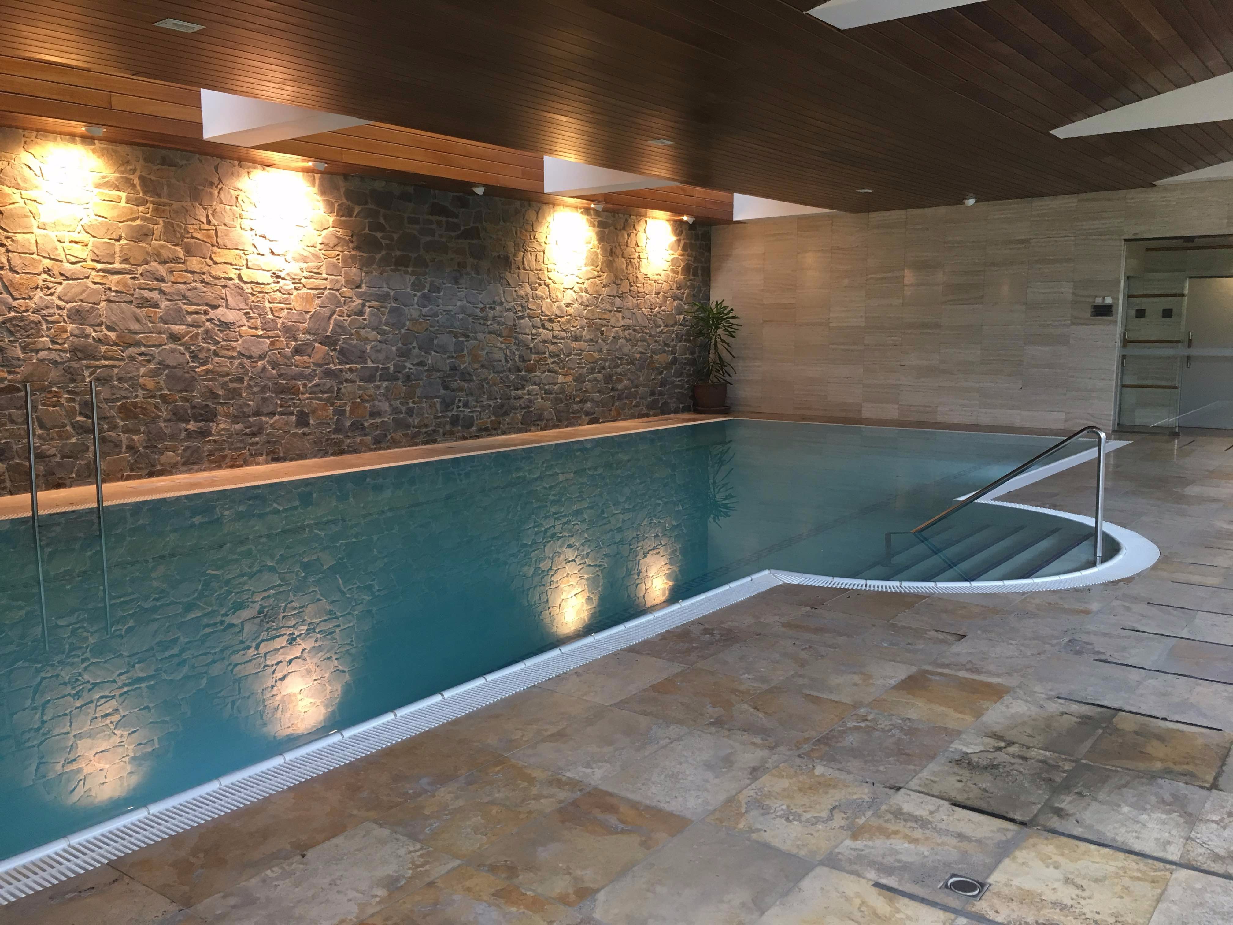 Hotel El Castell De Ciutat-泳池